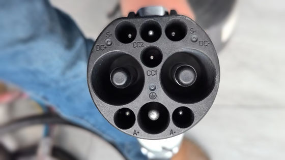 Stazione di ricarica per veicoli elettrici a pistola singola da 40 kW con caricabatterie CCS2 veloce a corrente continua Ocpp